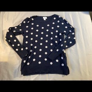Blue and white dotted t-shirt of long sleeve